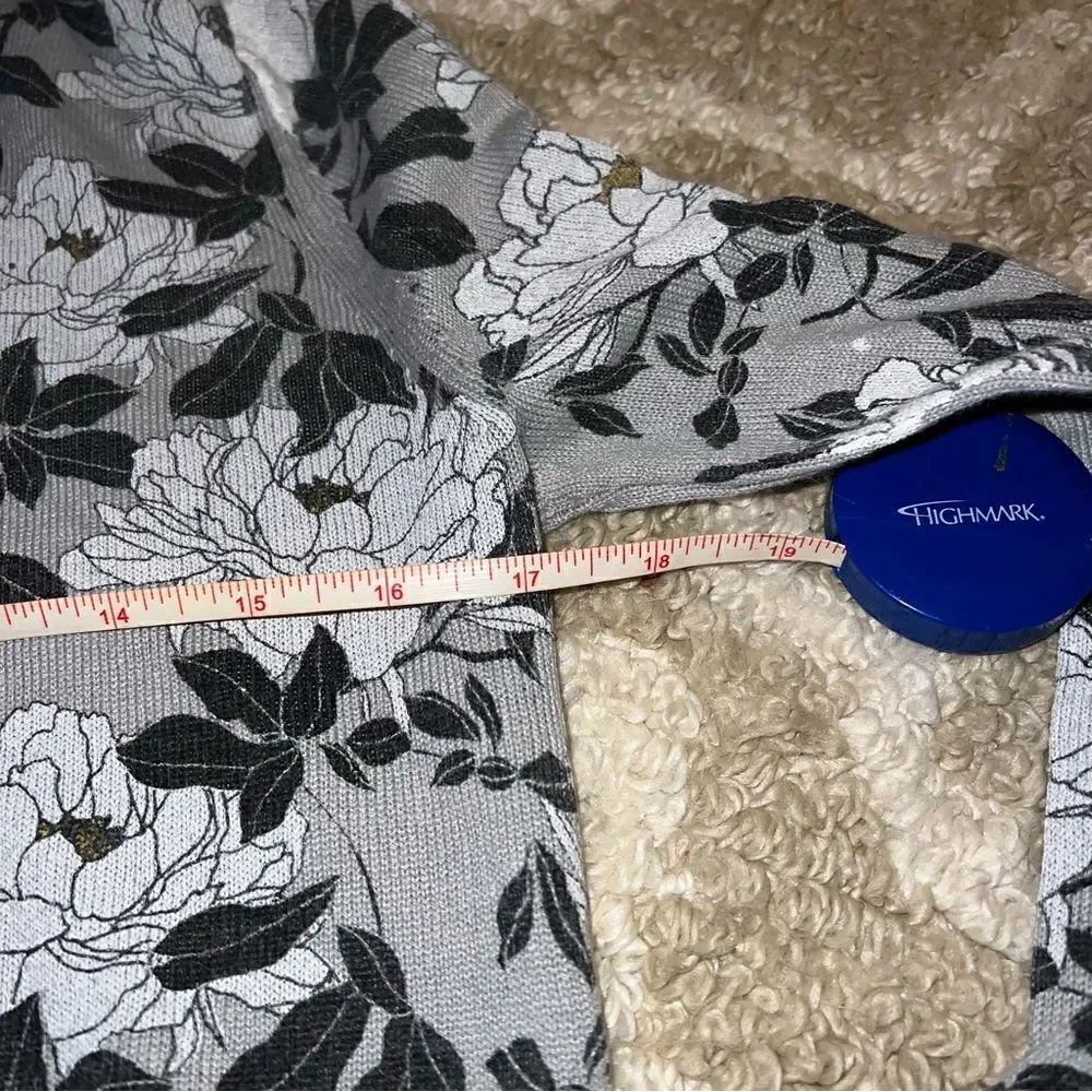 Zara size S sweater like new